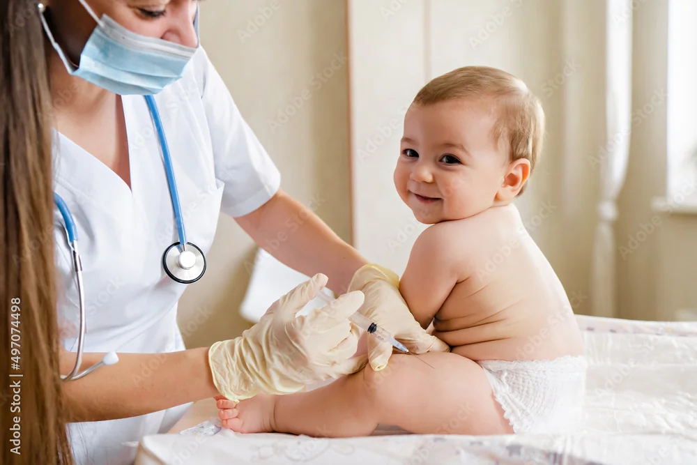 Vaccin bébé 2 mois : injection des premières doses chez le pédiatre