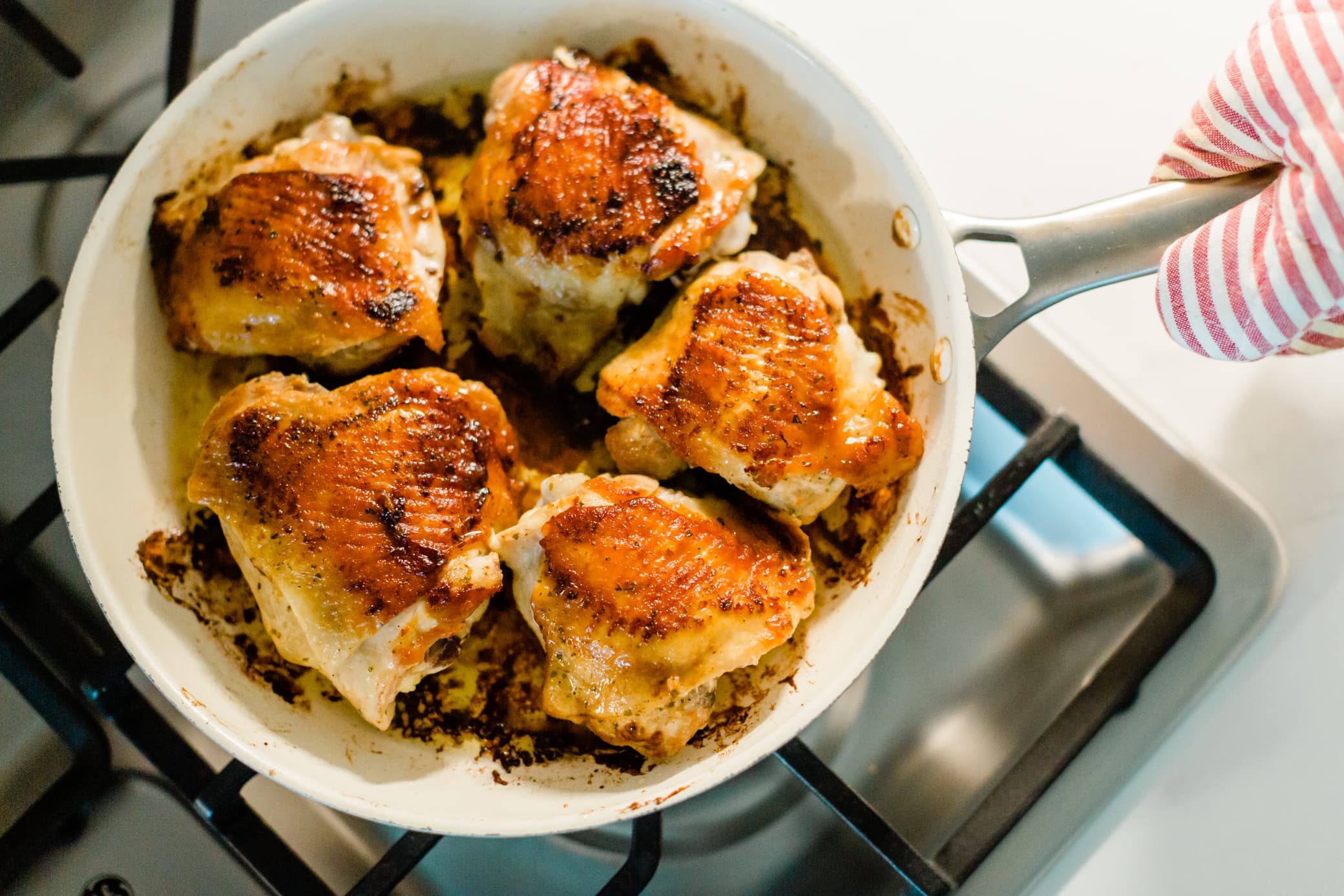 Cuisses de poulet à la poêle