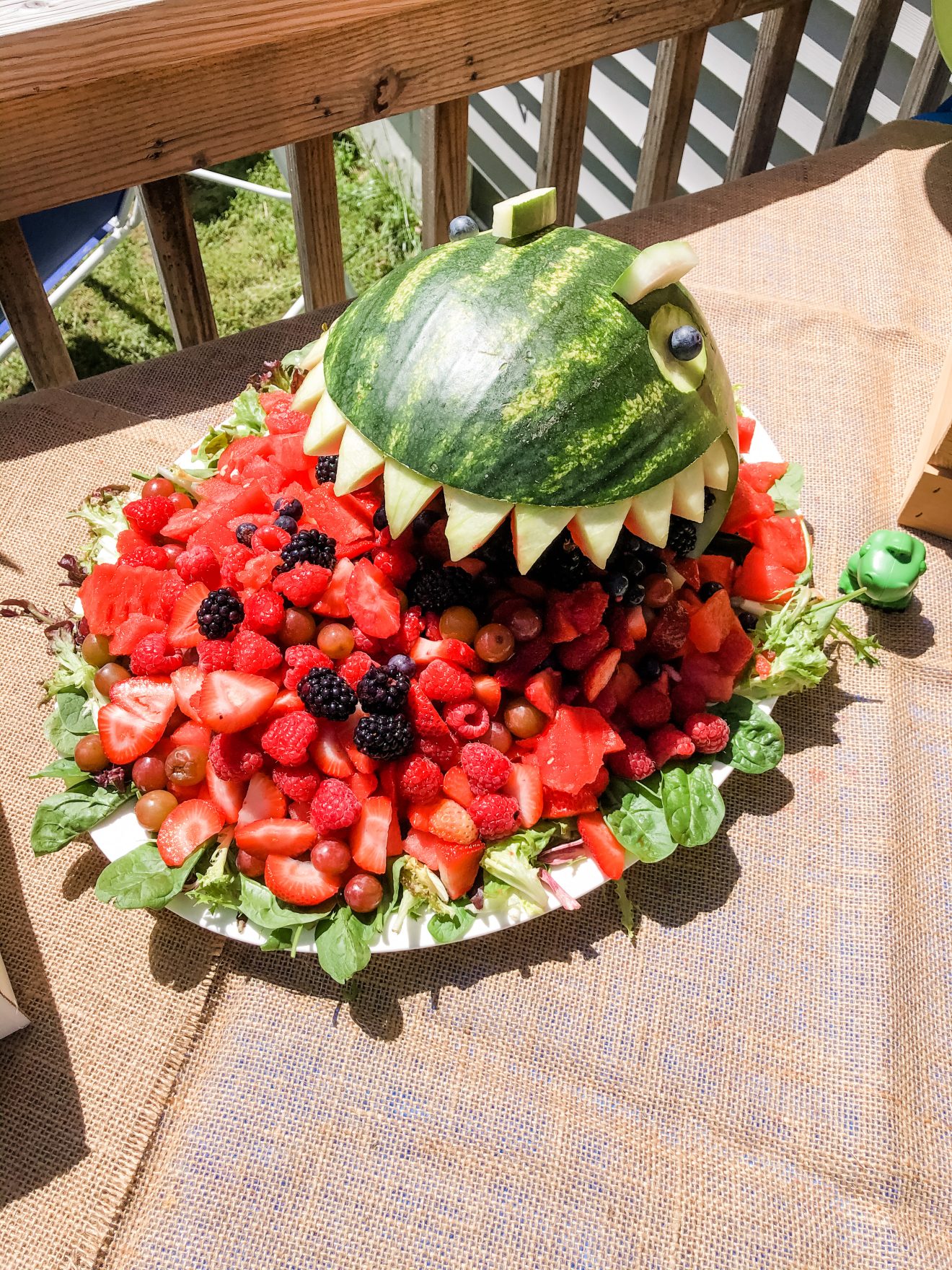 Salade de fruits dinosaure Rex