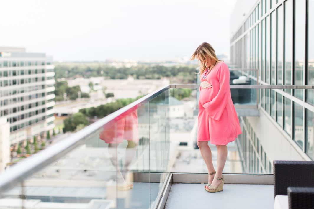 Robe de grossesse habillée couleur corail