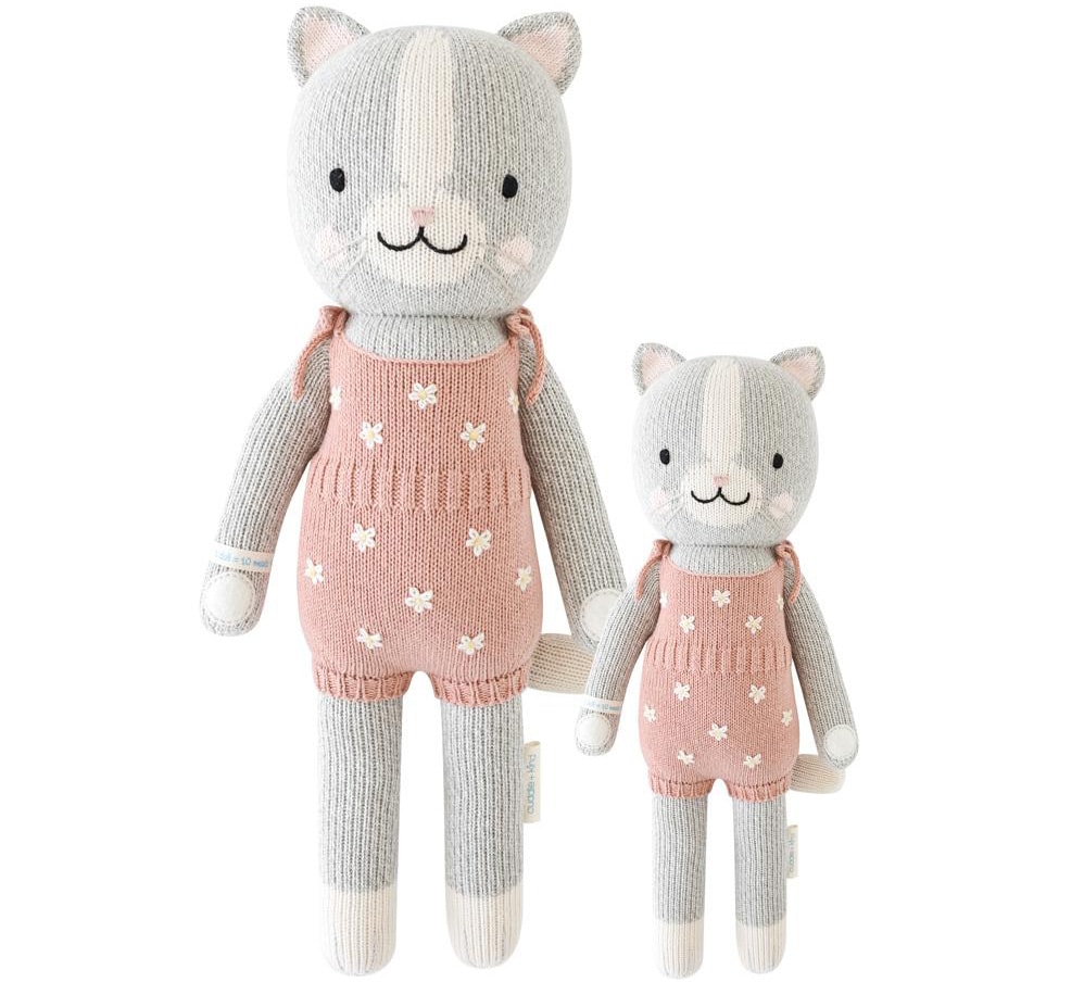 Poupées tricotées à la main pour bébé