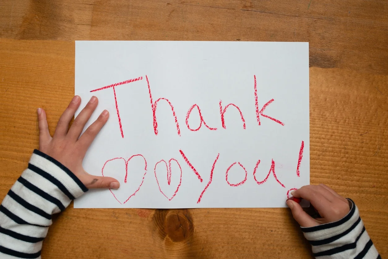 activités bienveillantes, éducation positive, exercices gratitude, parentalité douce