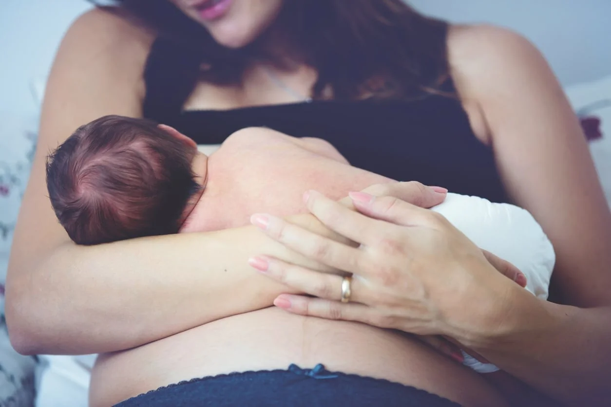 5 changements corporels inattendus après l'accouchement - Post-Partum & Jeune Maman