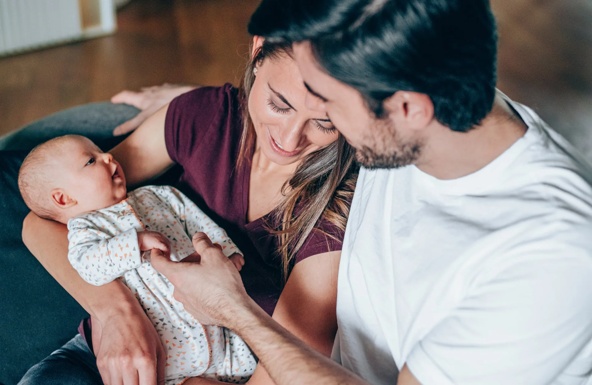 Comment l'arrivée d'un bébé transforme la vie de couple : 5 changements majeurs - Post-Partum & Jeune Maman