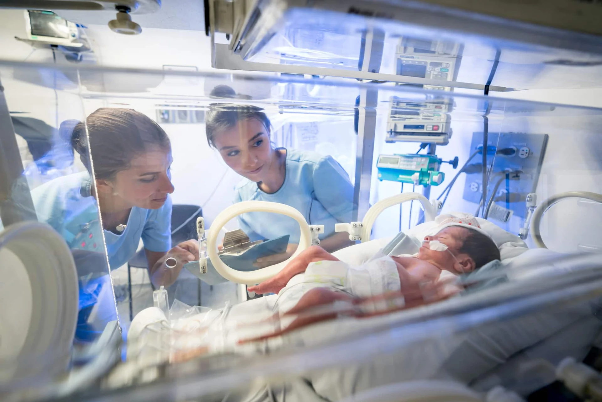Bébé en néonatalogie : les conseils d'une ergothérapeute pour les parents - Grossesse & Accouchement