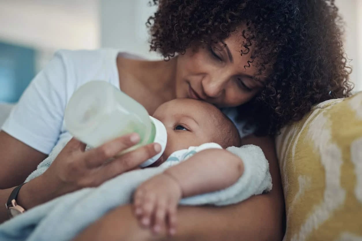 Les luttes silencieuses de la jeune maman : 8 défis invisibles du post-partum - Post-Partum & Jeune Maman