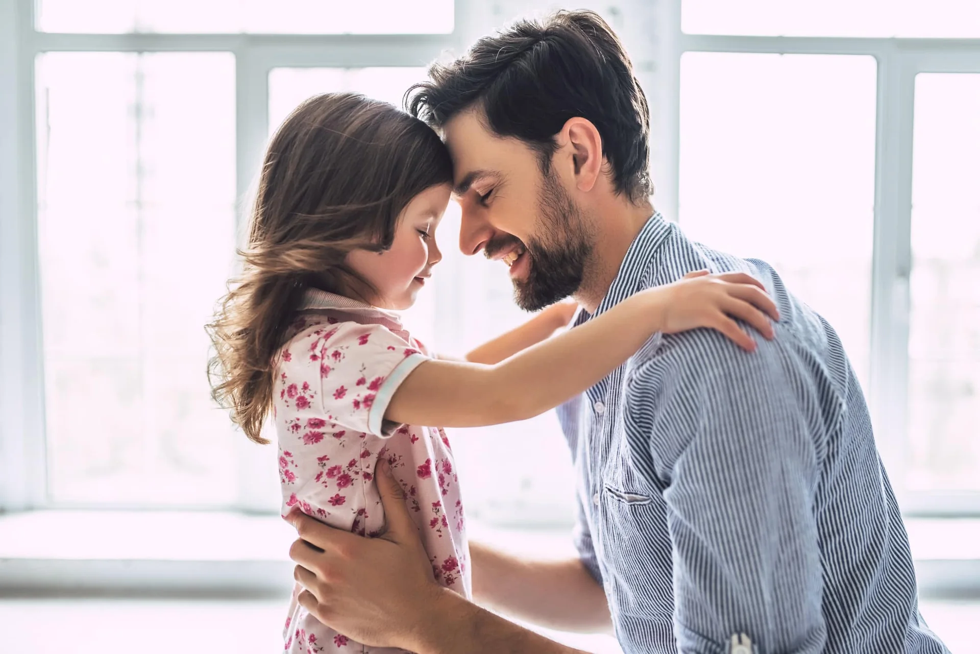 Ce que chaque fille attend de son père : les piliers d'une relation forte - Vie de Famille & Organisation