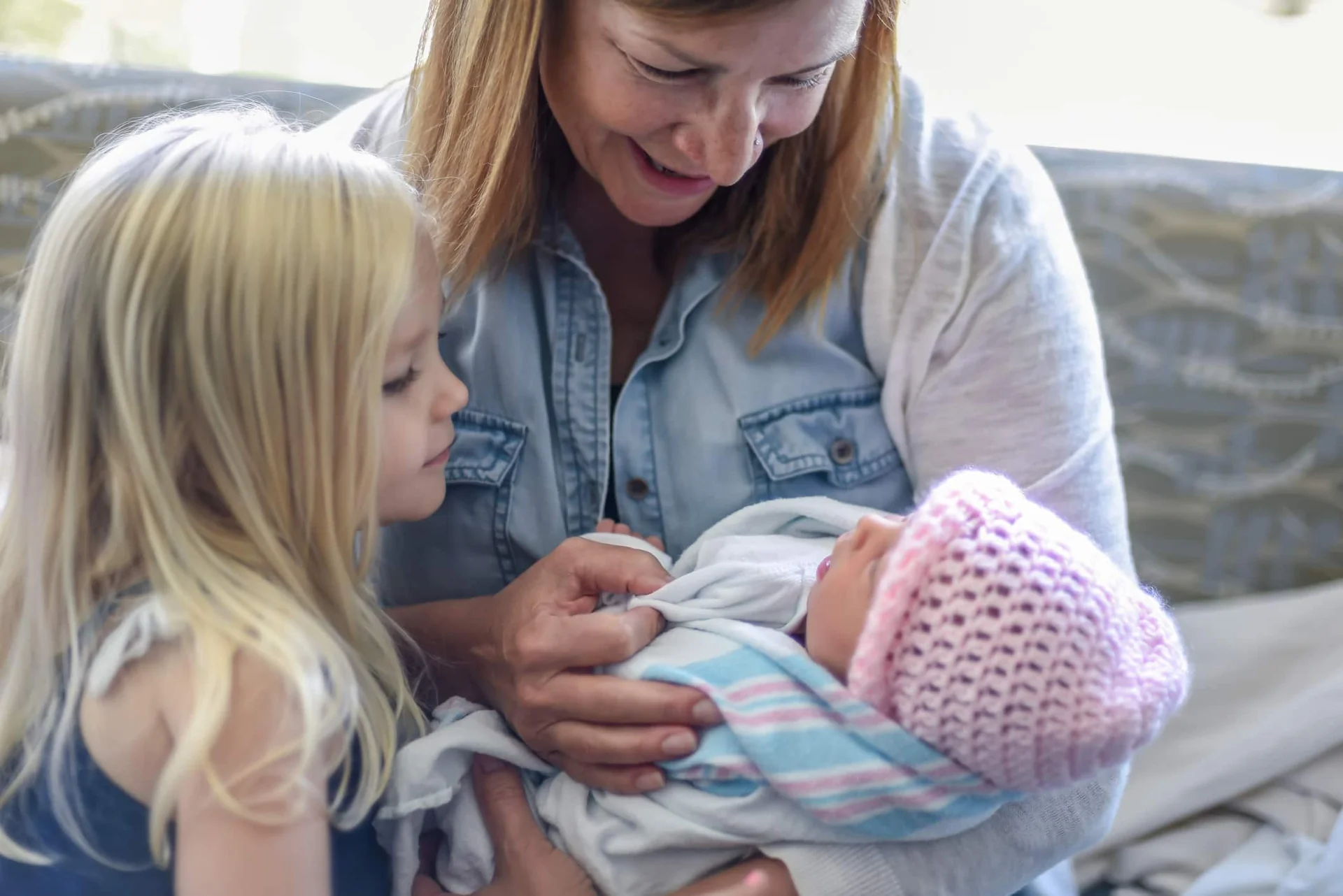 Visite à un nouveau-né : 10 règles d'or pour les proches - Bébé 0–12 Mois